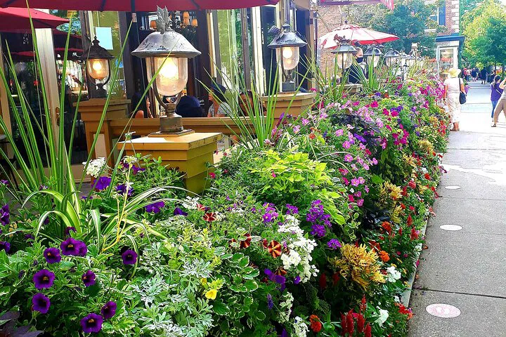 Niagara-on-the-Lake: Stroll, Shop, Sip & Savour Artisan Delights!