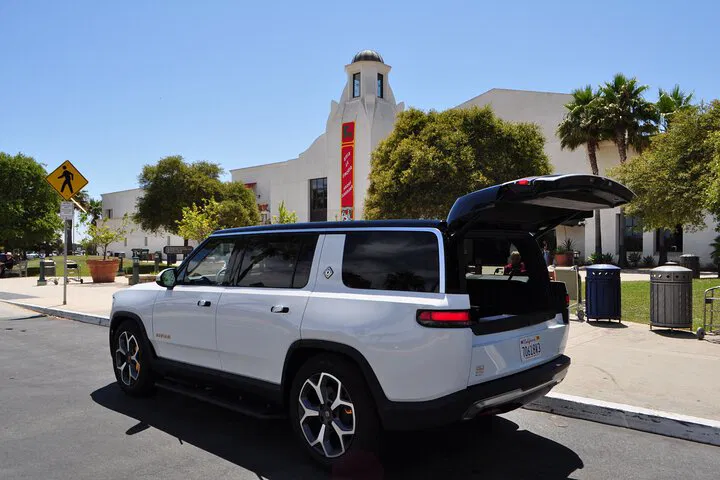 Santa Barbara Wine Tour: Private & Luxurious Escape