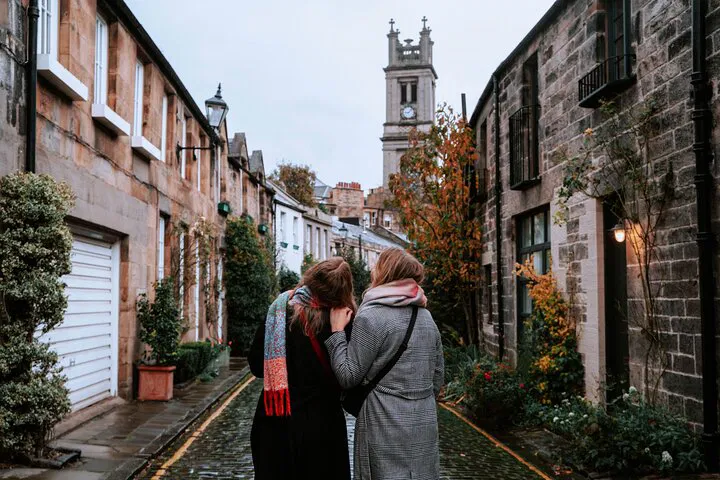 Edinburgh Photoshoot: Capture Your Scottish Memories in Style