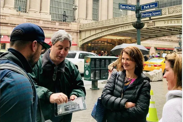 Unlock Grand Central's Secrets: A Bagel-Fueled Culinary & Historical Tour