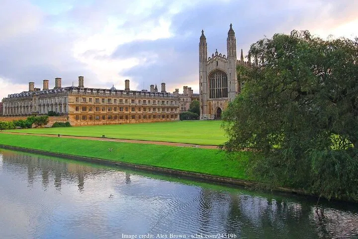 Uncover Cambridge's Treasures: A Private Guided Walking Tour