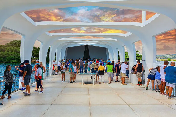 Pearl Harbor & Honolulu City Tour: Waikiki Hotel Pickup