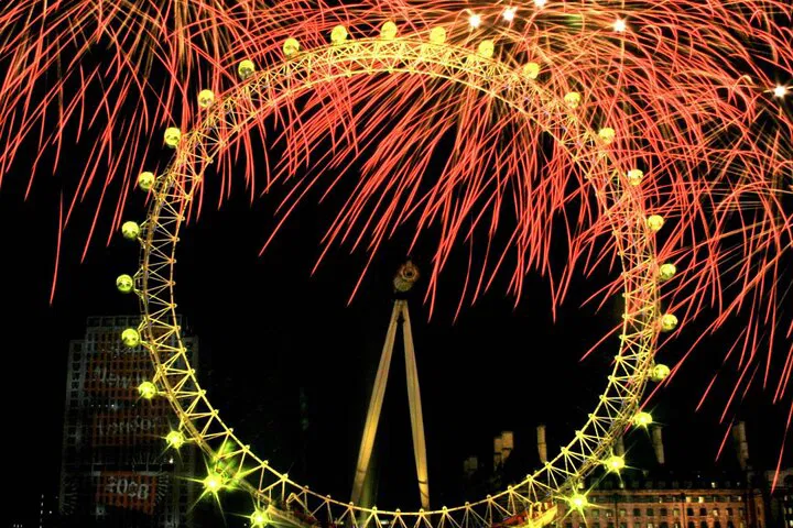 London NYE Fireworks Cruise: Ring in the New Year!