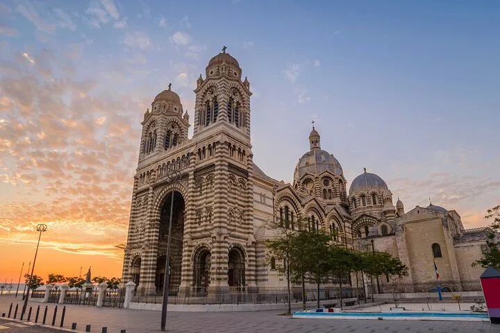 Uncover Marseille's Soul: A Classic City Exploration