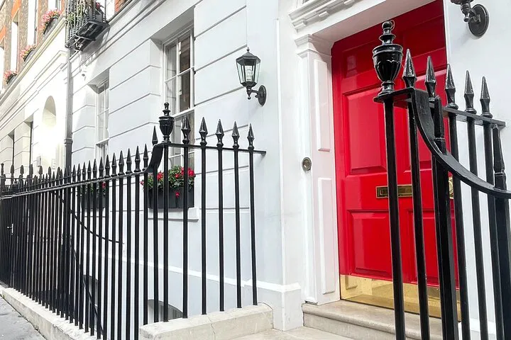 Step into Dickens' London: A Literary Walking Adventure