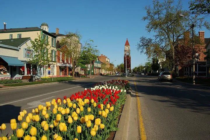 Unforgettable Private Winery Tour: Niagara-on-the-Lake Escape