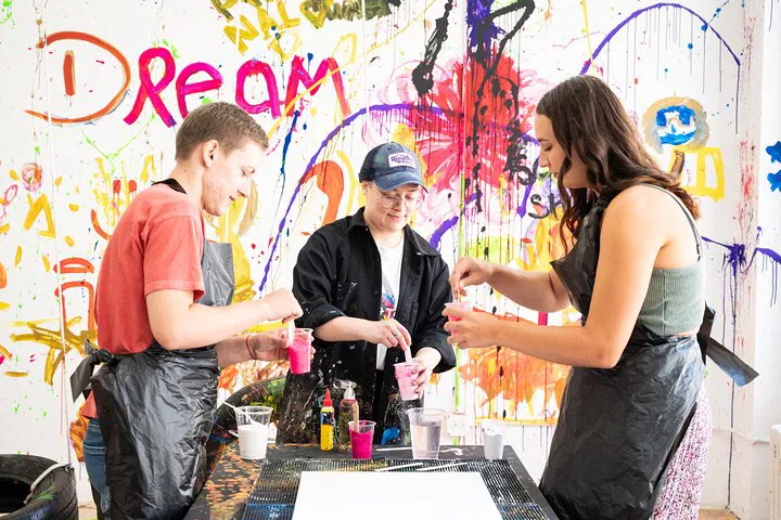 Unleash Your Inner Artist: 40-Minute Fluid Art Class in Los Angeles!