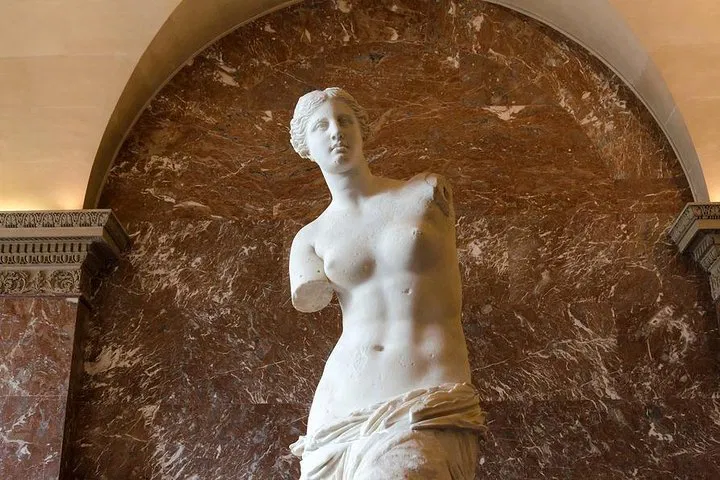 Unlock Louvre's Secrets: A Personalized Art Journey