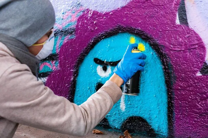 Unleash Your Inner Artist: Graffiti Workshop in Paris, Belize!
