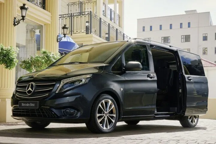 Luxury London-Oxford Transfers: Your Stress-Free Journey Awaits!