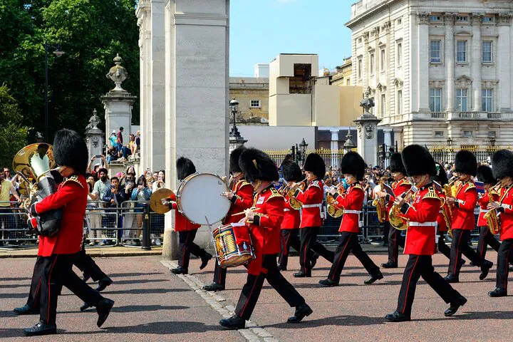 Royal London: Crown Jewels & Changing of the Guard Tour