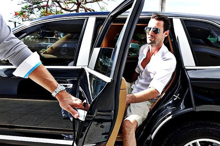 Stress-Free Transfer: JFK to NYC Center with Private Chauffeur