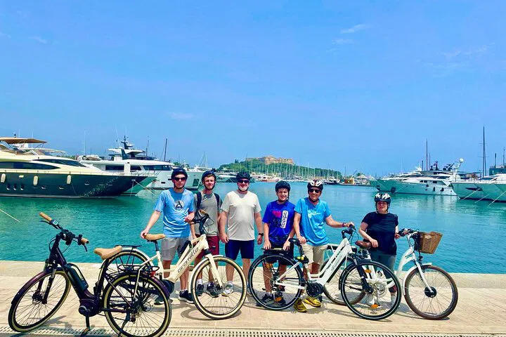 E-Bike Riviera Adventure: Discover Antibes & Saint-Paul-de-Vence