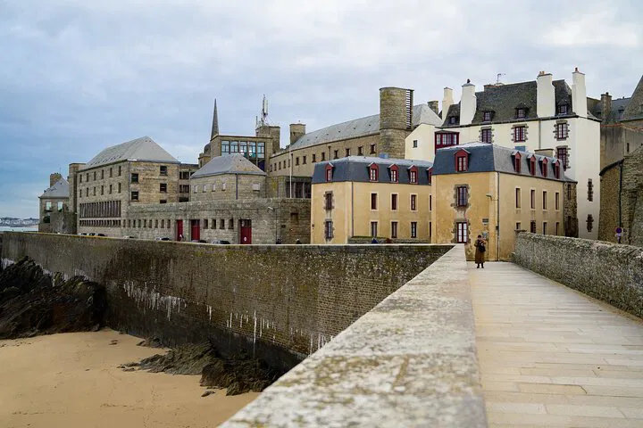 Mont Saint Michel & Saint Malo: 2-Day Paris Escape
