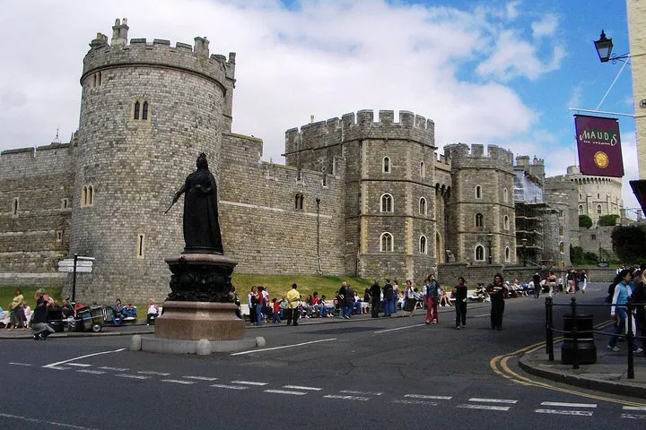 Royal Windsor Castle: A Luxurious Private Tour Experience