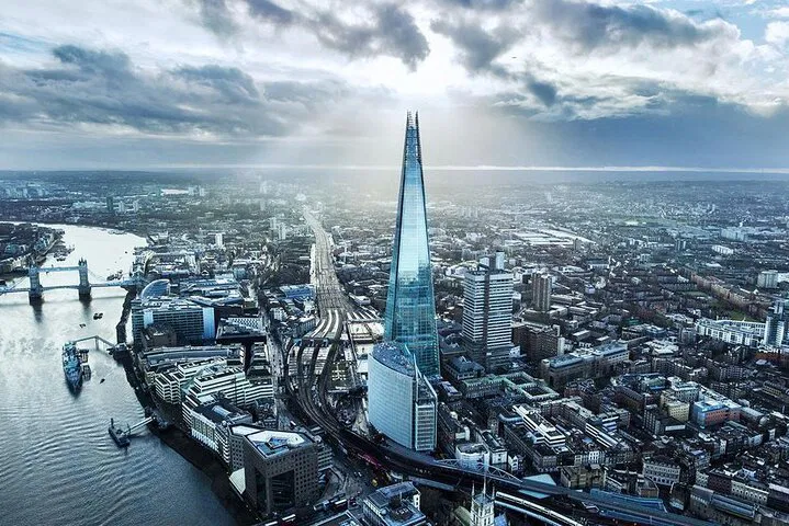 Discover London's Majesty: A Walking Tour & Shard Experience