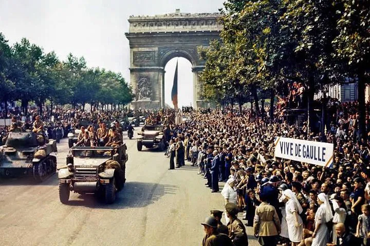Paris WWII Tour: Private Walk with Local Expert