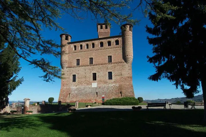 Unveiling Langhe's Legacy: Explore History at Museo delle Langhe
