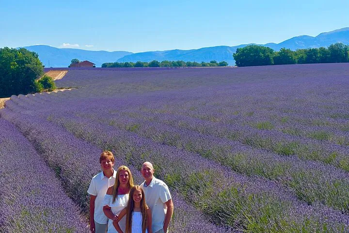 Unforgettable Lavender Route: Private Provence Tour from Marseille/Aix