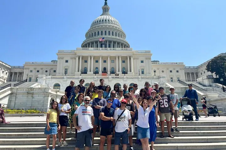 Uncover DC's History: A Spanish-Speaking Guided Adventure