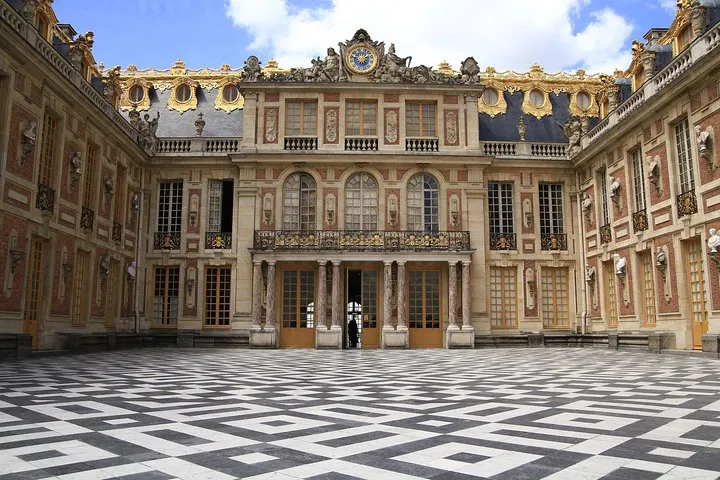Versailles & Giverny: A Whirlwind Day of Art & History from Paris