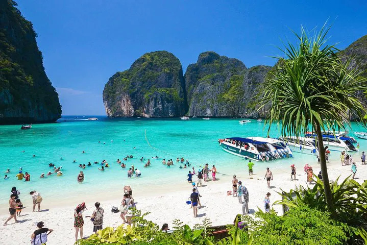Discover Paradise: Phi Phi Island Big Boat Tour from Phuket