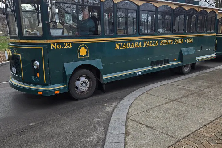 Niagara Falls Trolley: Hop-On Hop-Off Tour!