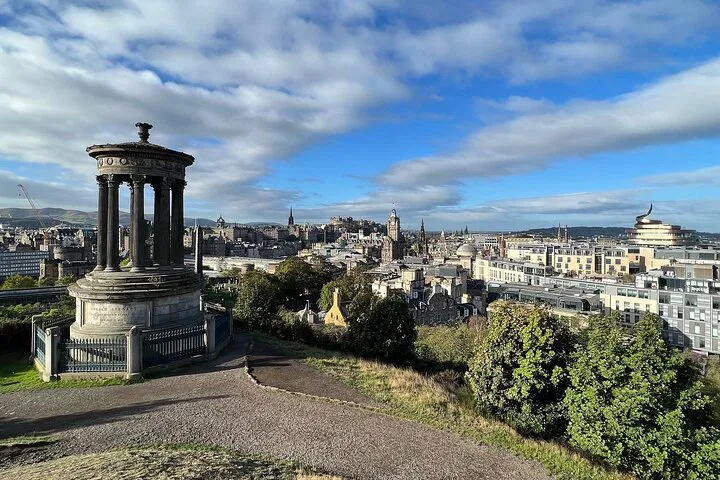 Discover Edinburgh's Hidden Gems: A Personalized Taxi Tour