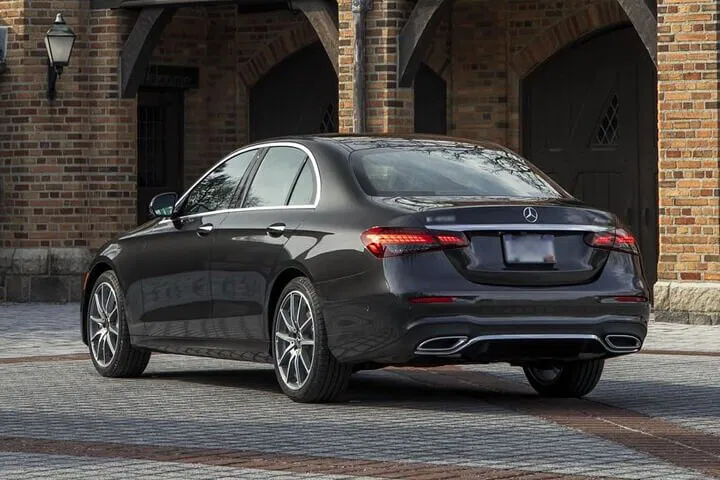 Stress-Free Berlin Airport Round Trip: Private Transfer in Style