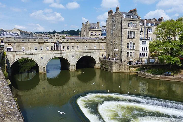 LHR Airport ➡️ Bath: Private, Stress-Free Transfer