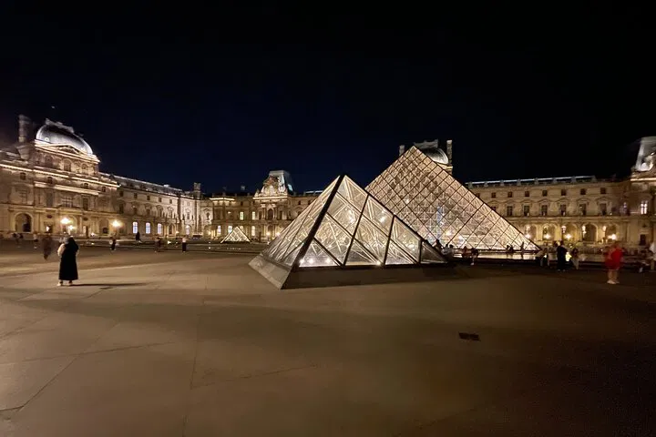 Louvre Museum Kids Night Tour: An Exclusive Family Art Adventure