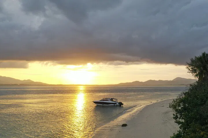 Phuket's Paradise: Private Speedboat Tour to Enchanting Islands