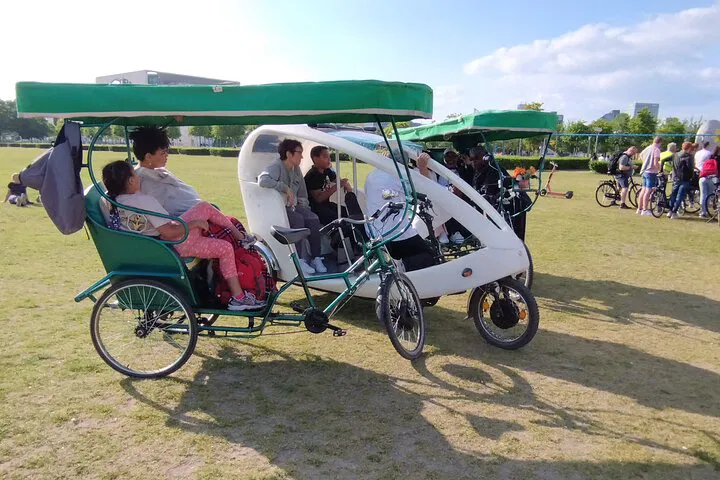 Discover Berlin's Heart: A Private Rickshaw Adventure Through Tiergarten & Government District