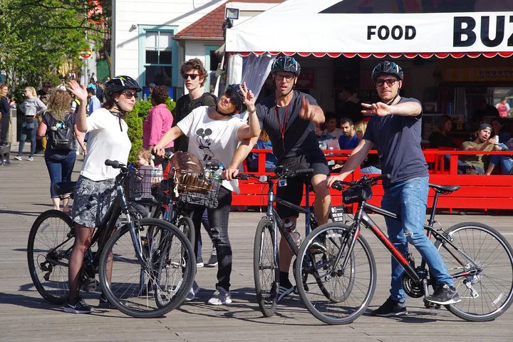 Pedal Through the Big Apple: Your Private NYC Bike Adventure!