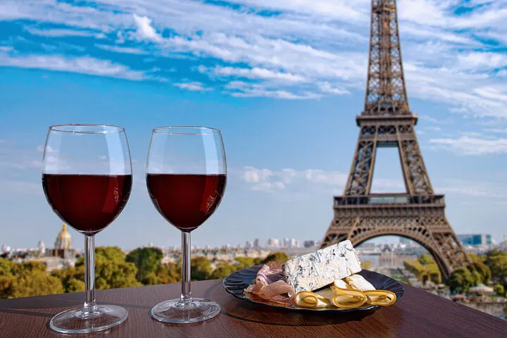 Uncork Parisian Charm: Private Wine Tasting with a Wine Expert