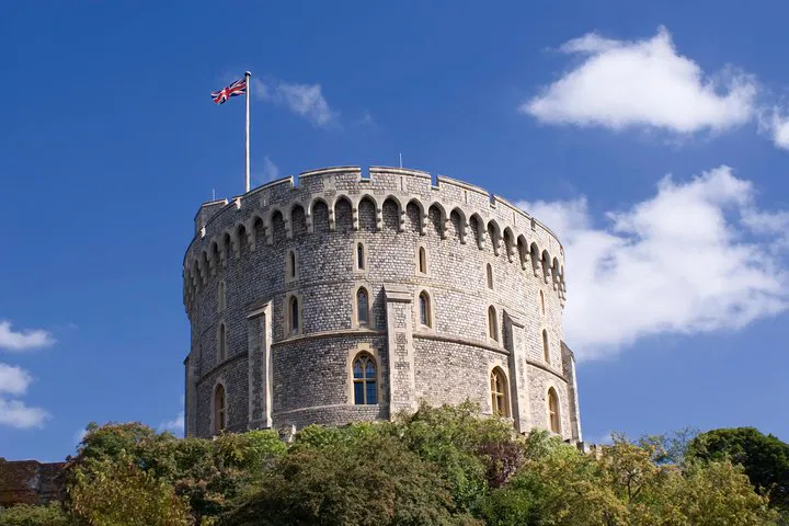Windsor Layover: Royal Escape from London Airports