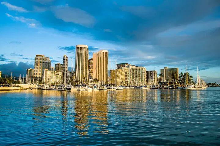 Oahu's Hidden Gems: A Personalized Walking Tour with a Local Expert