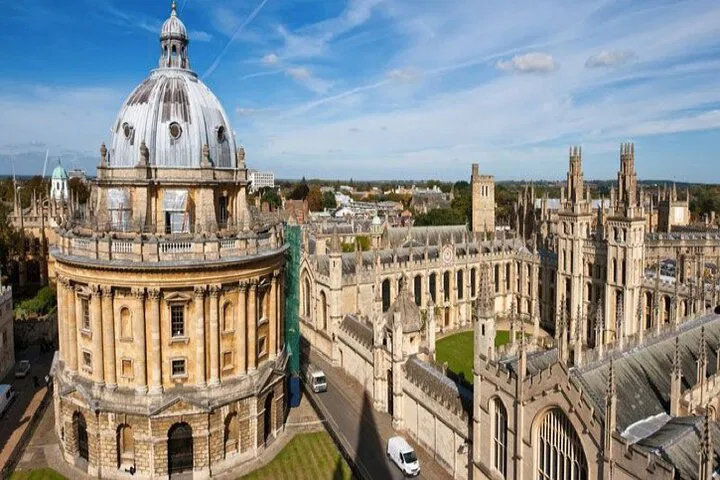 Stress-Free Oxford: Private Transfer from London Awaits!