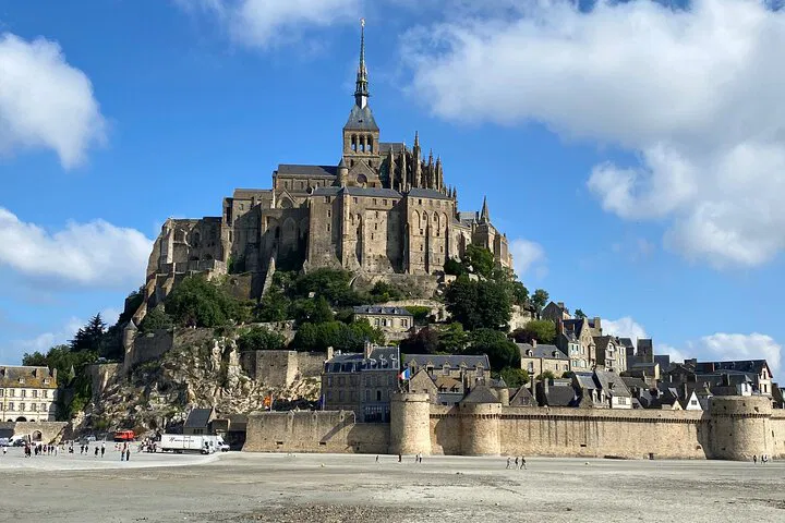 Discover Mont Saint-Michel: A Luxurious Day Trip from Paris with Calvados Tasting