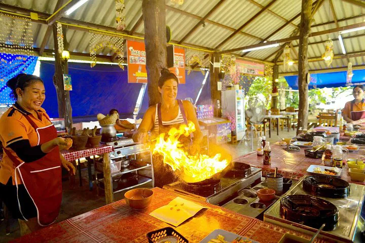 Authentic Thai Flavors: Master the Art of Cooking in Krabi