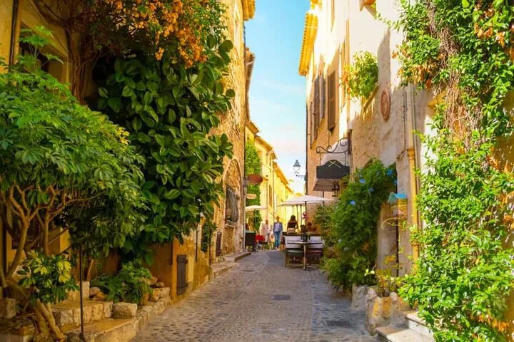 Luxury Riviera Exploration: Cannes, Antibes, & Saint Paul de Vence Private Tour