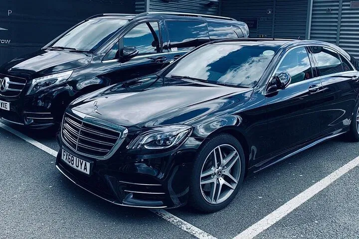 Luxury Limo: Southampton to Edinburgh Private Transfer