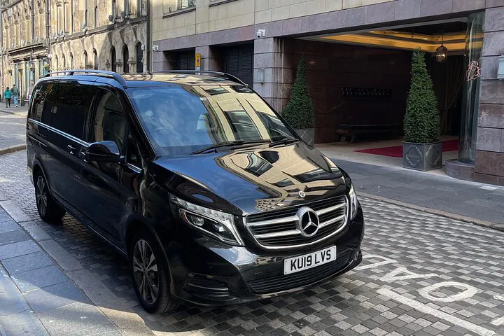 Seamless Belfast-Dublin Transfer: Luxury & Comfort Awaits!