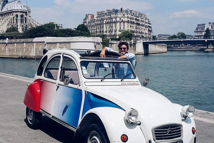 Paris Romance: A Classic 2CV City Tour