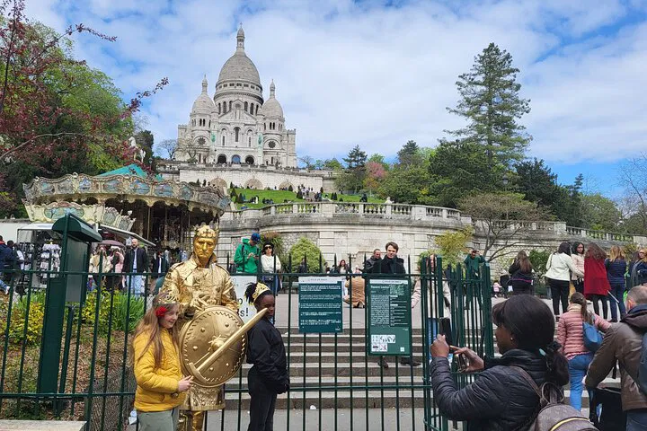 Montmartre Family Adventure: A Kid-Friendly Walking Tour in Paris