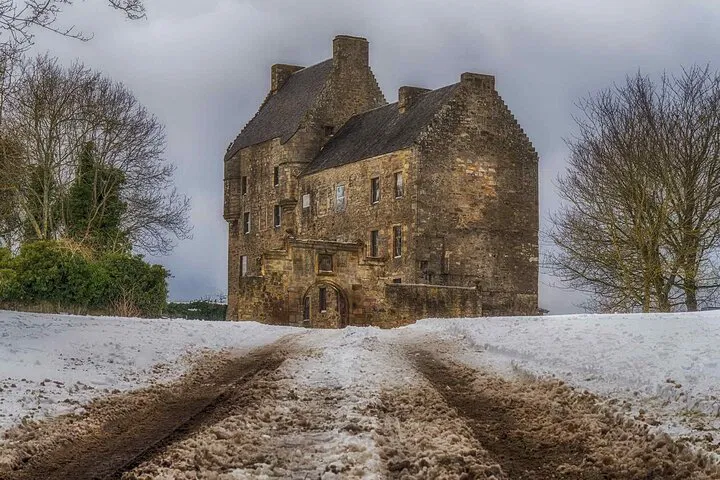 Outlander Adventure: Relive the TV Series in a Luxury Tour from Edinburgh