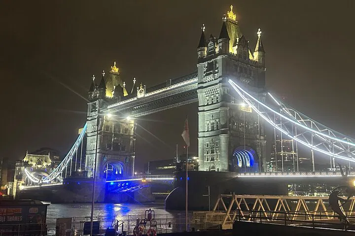 London Black Cab Night Tour: Uncover the City's Secrets