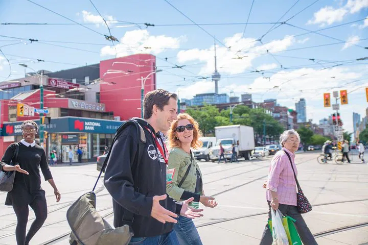 Kensington & Chinatown: Toronto's Cultural Tapestry Unveiled!