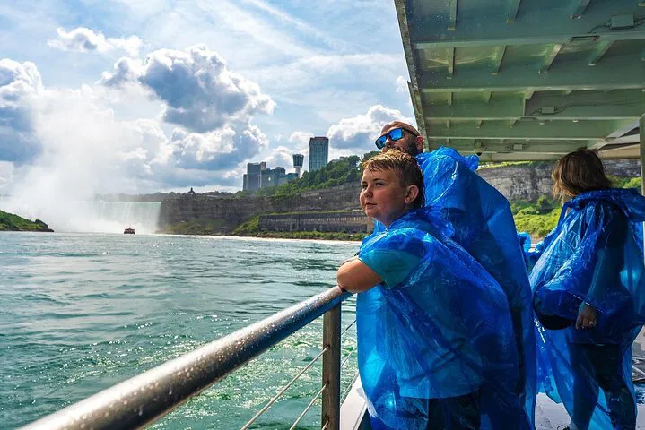 Niagara Falls USA: Unveiling Nature's Majesty on Foot