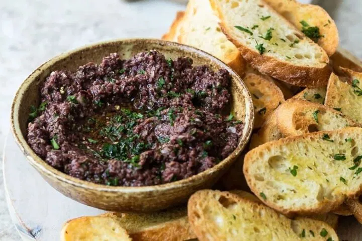 Marseille's Mouthwatering Streets: A Culinary Walking Tour